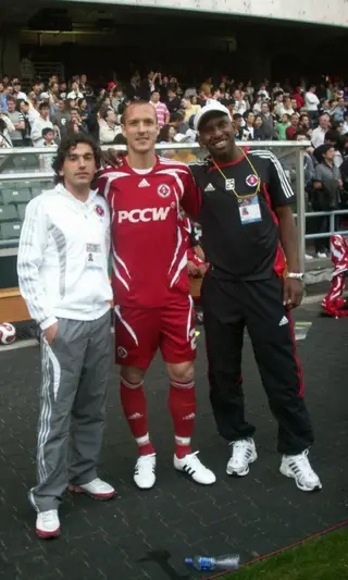 Eduardo Almeida, Thales e Cristiano, num jogo que o South China fez contra os LA Galaxy 