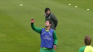 Eduardo Almeida durante um treino da Naval, onde foi adjunto de Mozer