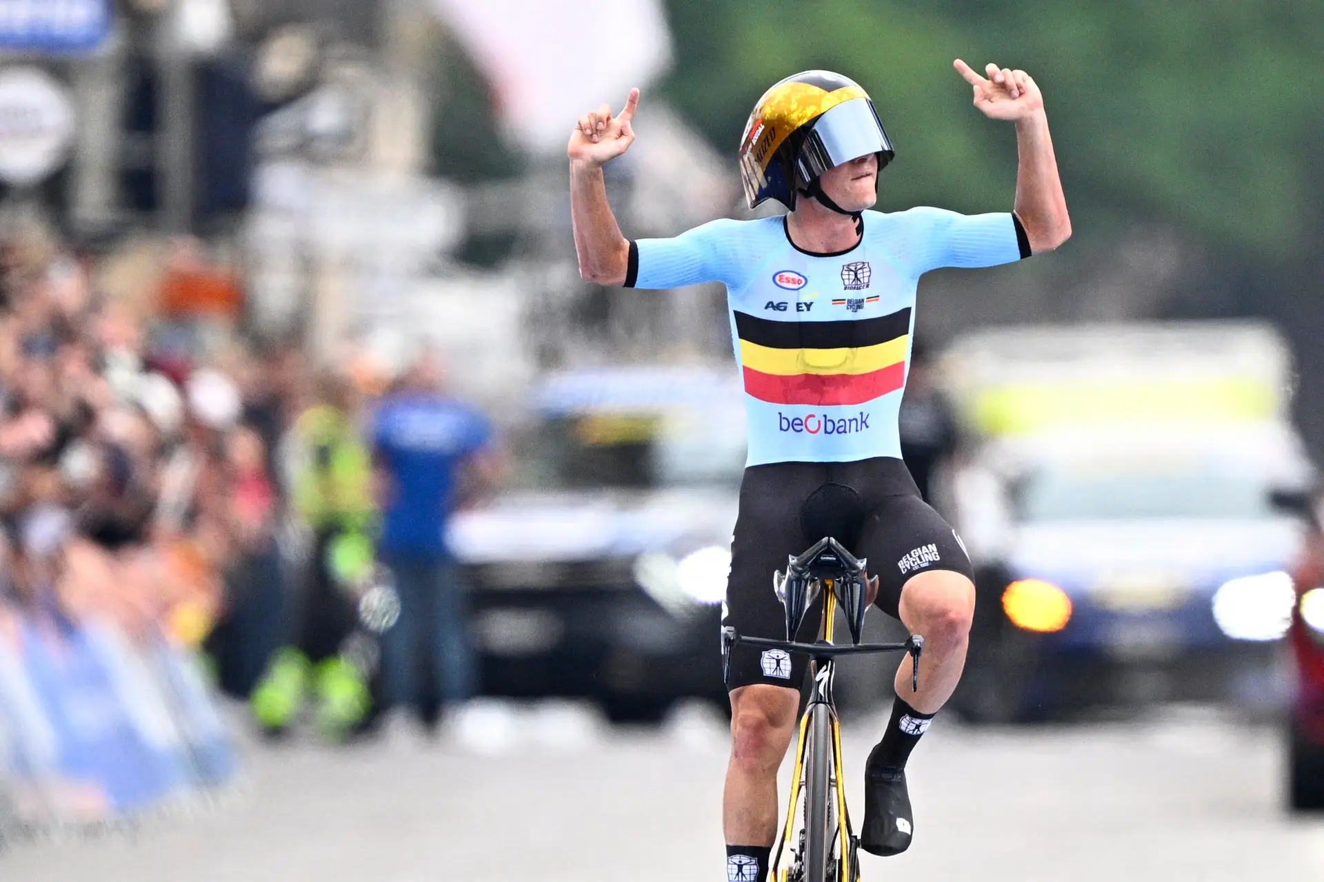 Avarias no fim, avarias ao início, tudo é indiferente para Remco: Evenepoel sagra-se campeão do mundo de contra-relógio