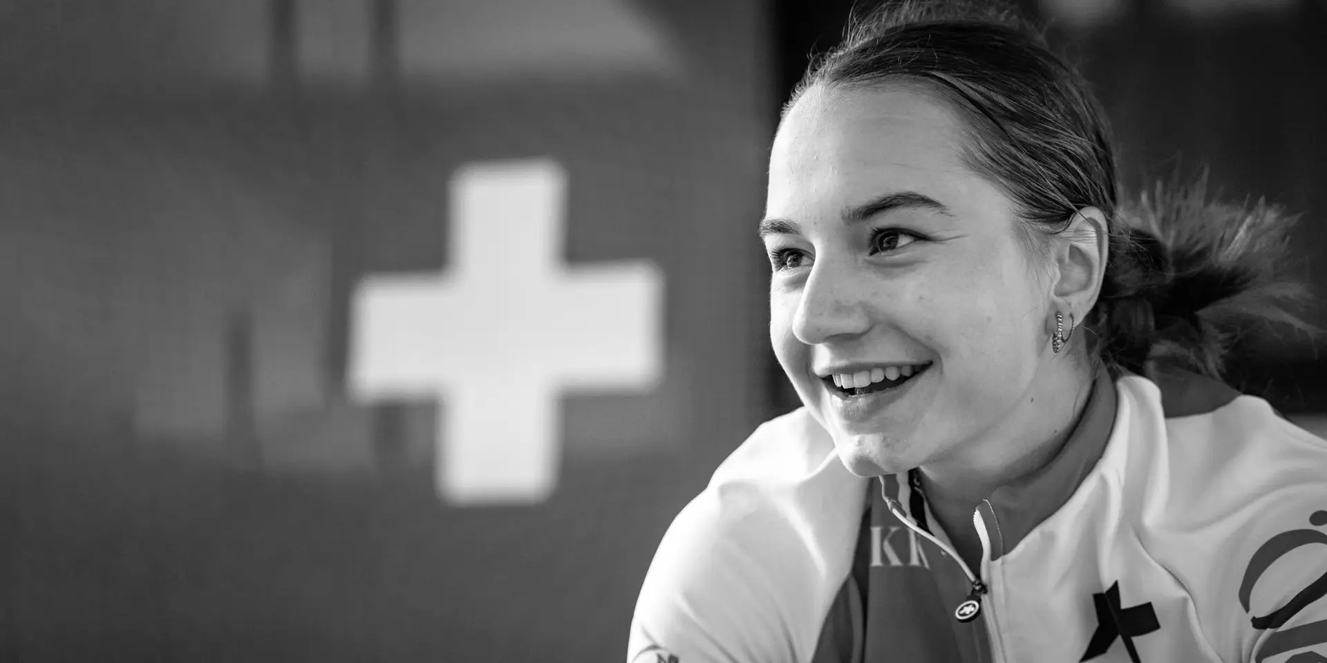 Muriel Furrer, ciclista suíça de 18 anos, morreu após sofrer uma queda durante a prova de estrada dos Mundiais