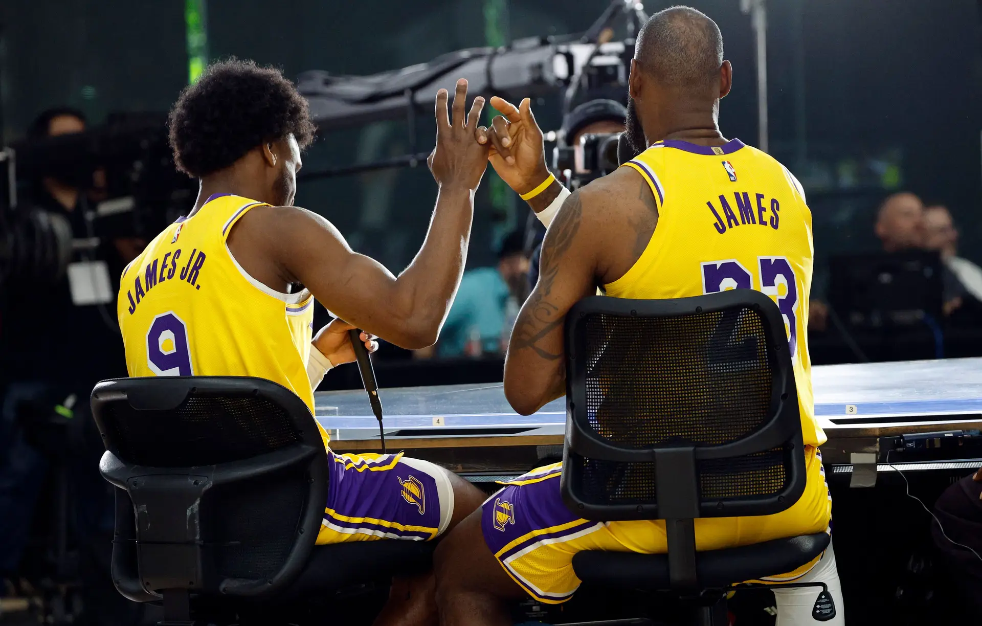 Até podem dizer que o apelido lhe abriu as portas da NBA, mas, em campo, Bronny não quer ser filho de Lebron