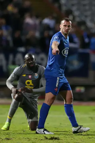 Luís Silva com Marega, o jogador do FC Porto que ma dores de cabeça lhe deu em campo