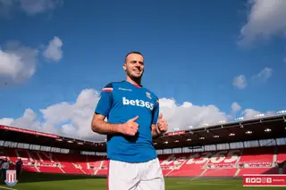 Em 2015, Luís Silva foi contratado pelo Stoke City para jogar nos Sub 18
