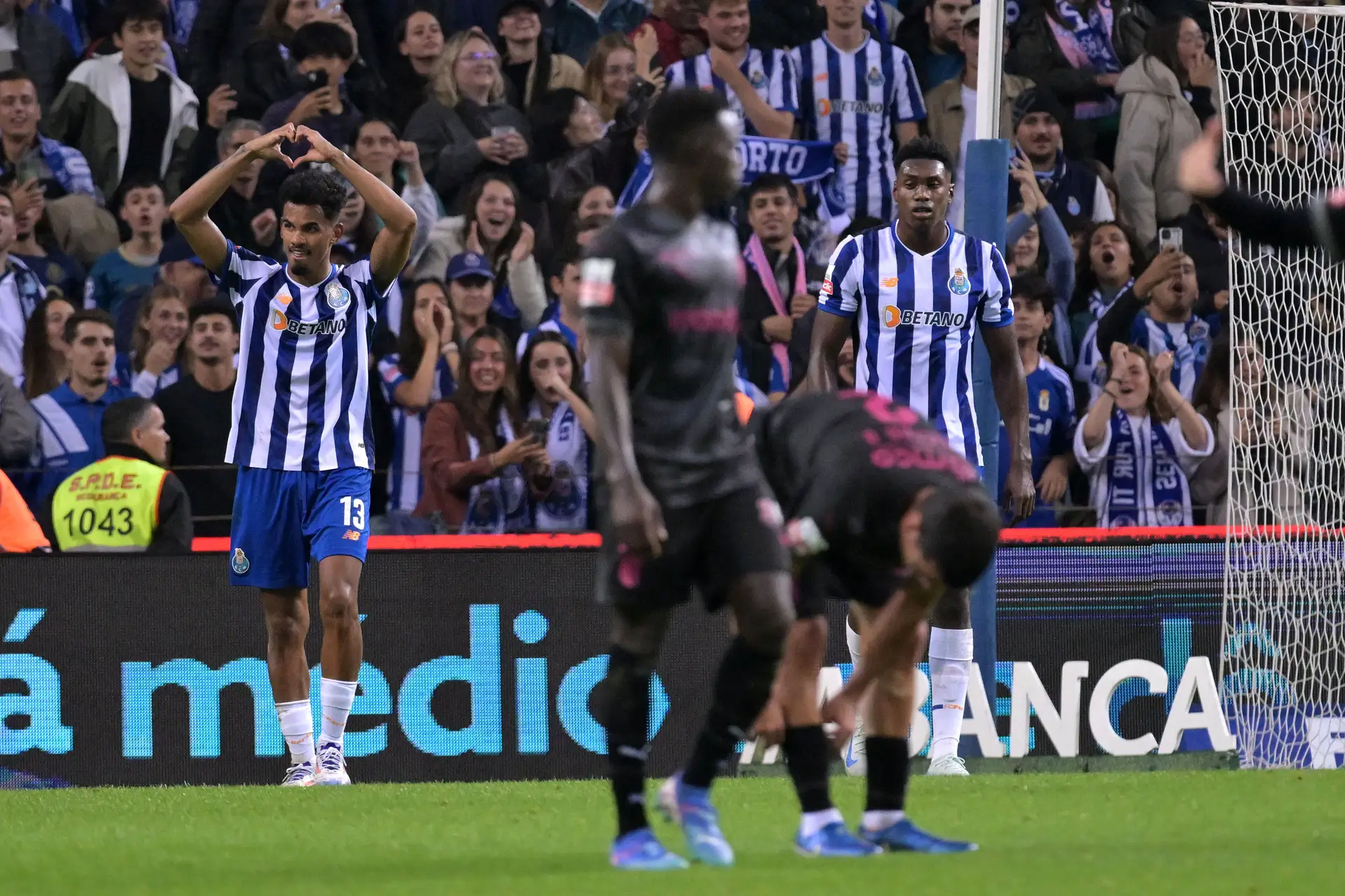 Em momentos difíceis, todos são precisos. Até o apanha-bolas que decidiu o FC Porto-SC Braga