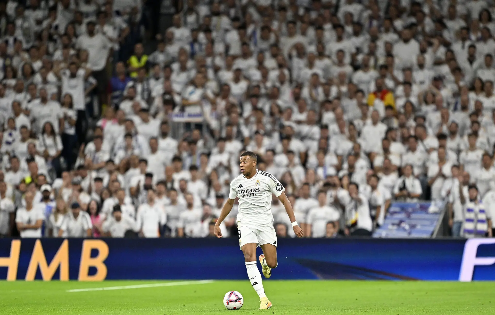 Reclamam os franceses: Mbappé não foi convocado para a seleção por estar lesionado, mas jogou a titular pelo Real Madrid