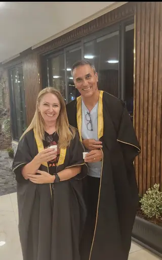 Com a mulher, na Jordânia
