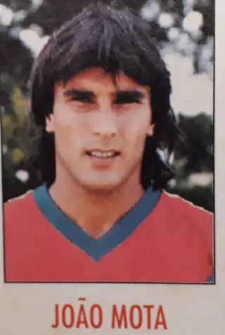 De 1993 a 1995, o central jogou no Torreense