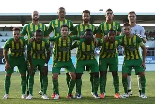 Em 2016/17, Mamadu Candé (3.º à frente a contar da direita) jogou pelo CDTondela