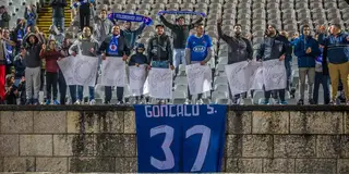 Os amigos e familiares de Gonçalo Silva levavam uma camisola gigante com o seu número, sempre que o iam apoiar