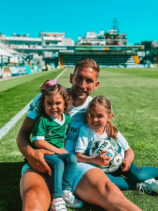 O central com as filhas, Eva e Lia