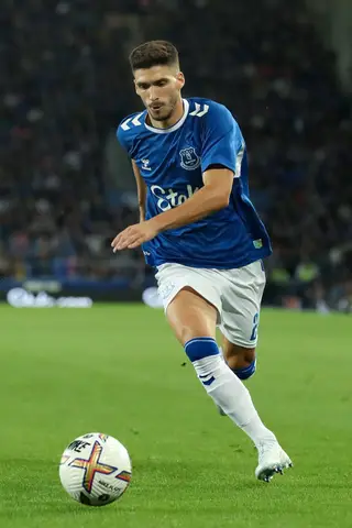 Na época 2022/23, Rúben Vinagre foi emprestado ao Everton