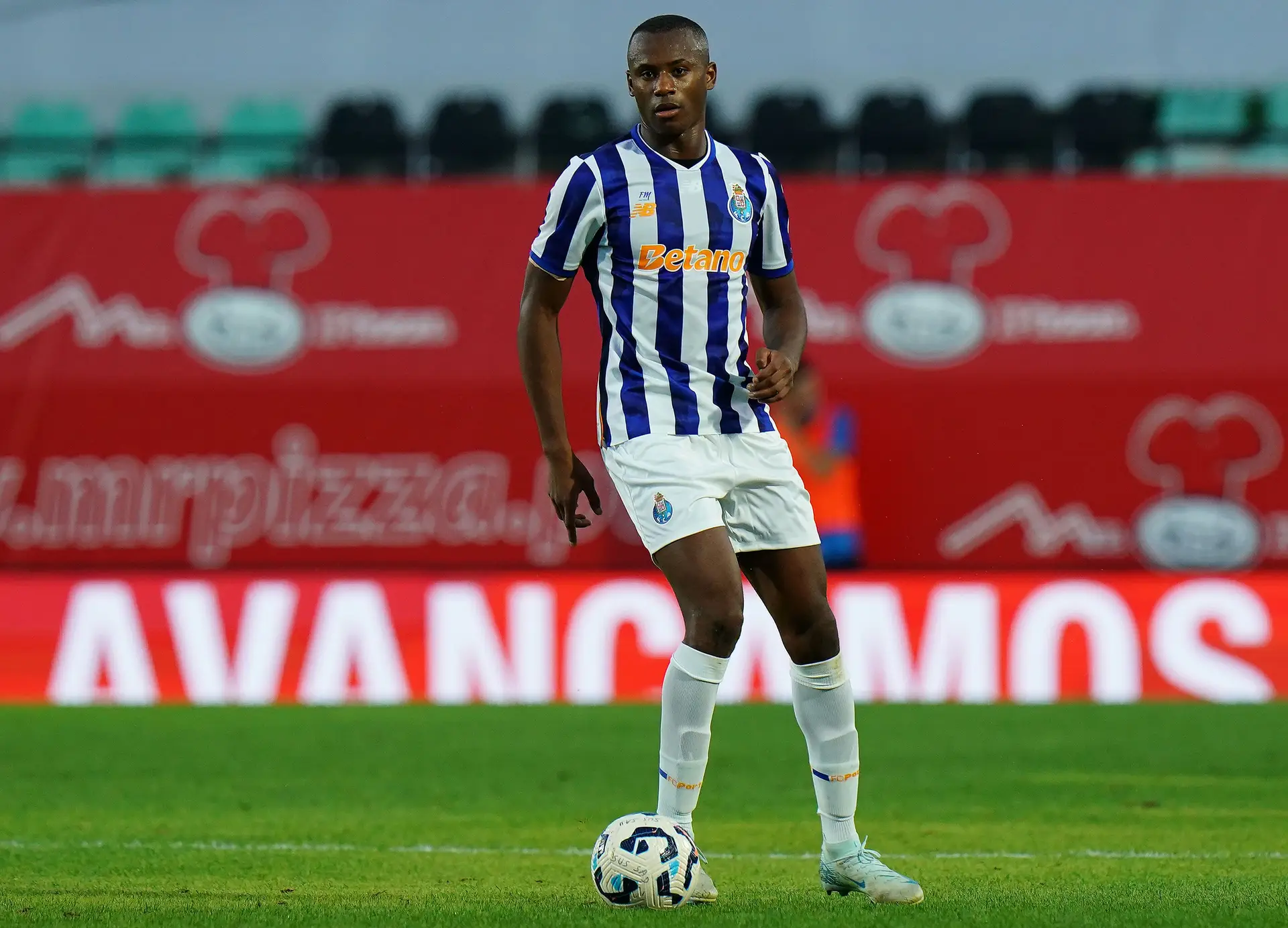 Tiago Djaló, Nuno Tavares e Matheus Nunes são as novidades da convocatória de Portugal