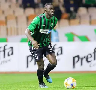 Em ação pelo Olympiakos de Nicosia