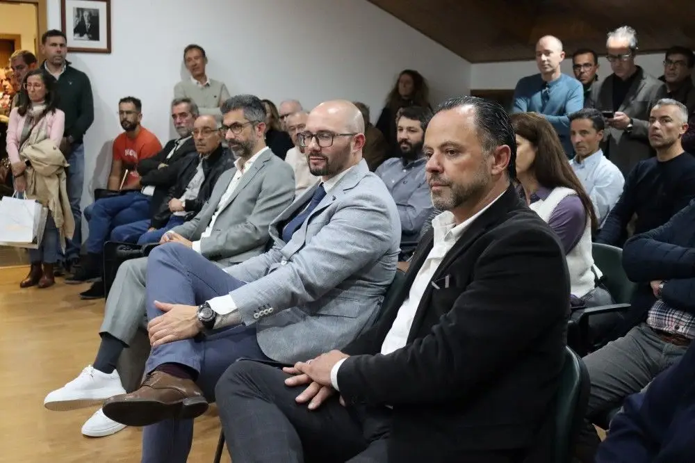 Cândido Barbosa (primeiro a contar da direita) foi eleito presidente da Federação Portuguesa de Ciclismo em novembro de 2024