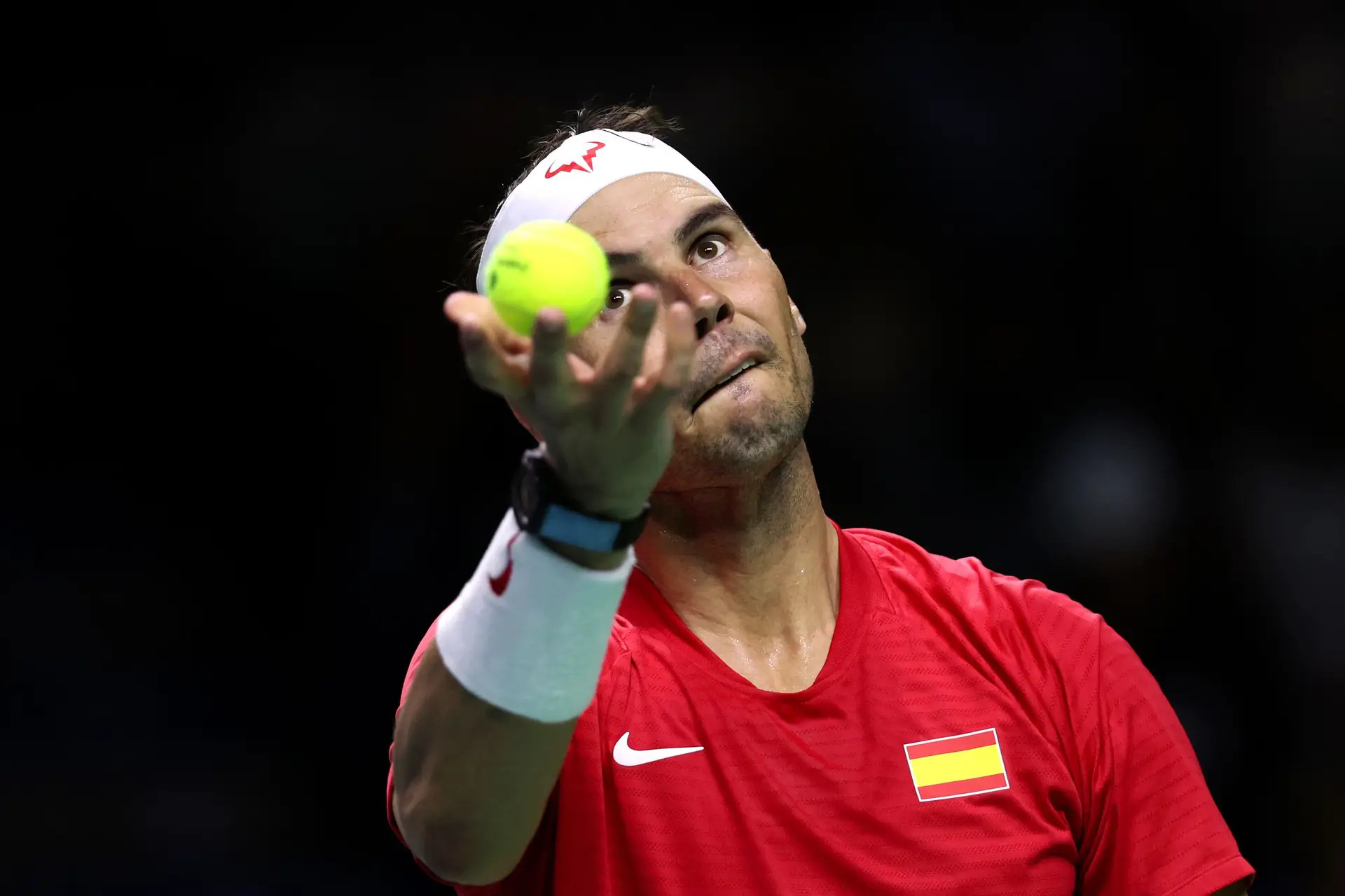 Nadal começa a despedida com uma derrota e deixa o mundo do desporto à espera