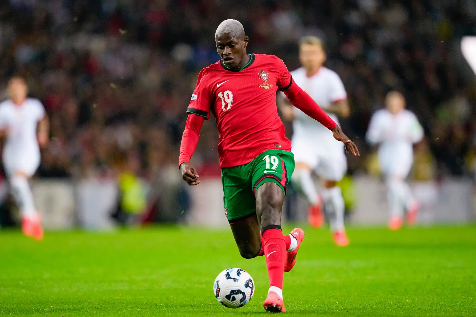 Nuno Mendes omnipresente, Ronaldo rematador e as novidades (sem grande protagonismo): o que dizem os números de Portugal na Liga das Nações