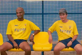 Em 2005/06, Alexandre (à direita) foi convidado por Daúto Faquirá (à esquerda) para ser seu adjunto no Estoril Praia 