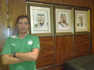 Em 2011, Alexandre foi adjunto de José Peseiro na seleção da Arábia Saudita
