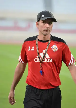 Em 2016/17, Alexandre Santos voltou aos Emirados como adjunto de Peseiro, para treinar o Al Sharjah 