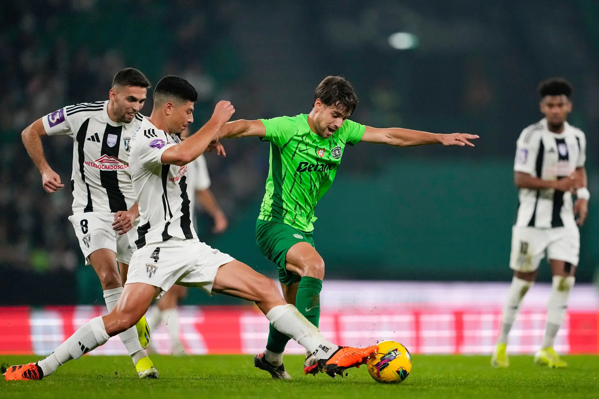 Entre a herança genética e os novos traços de personalidade, a estreia de João Pereira no Sporting foi o que tinha que ser