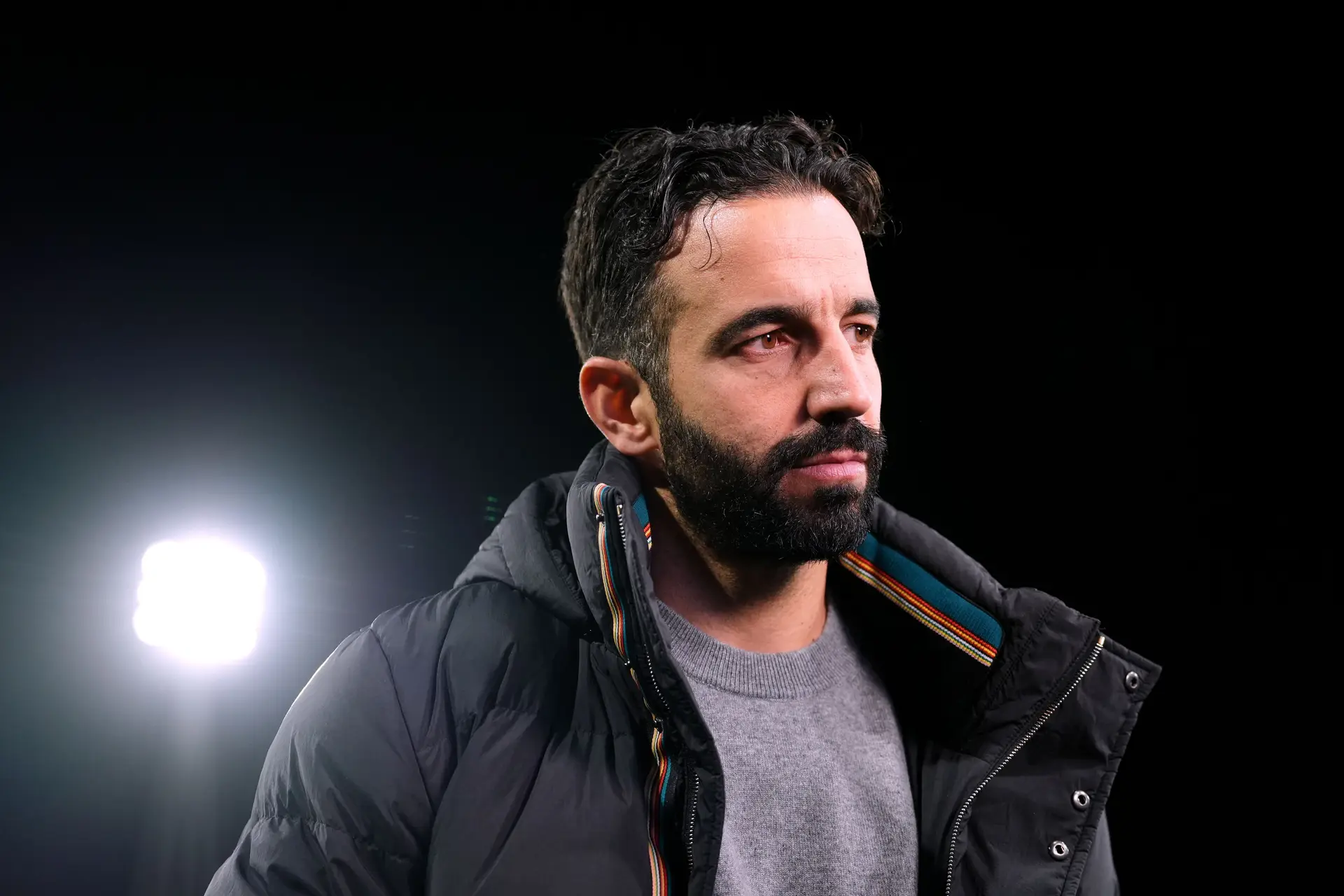 Ruben Amorim só quer trabalhar com os jogadores e “nada mais”. O Manchester United bem precisa, disso e de “muito tempo”