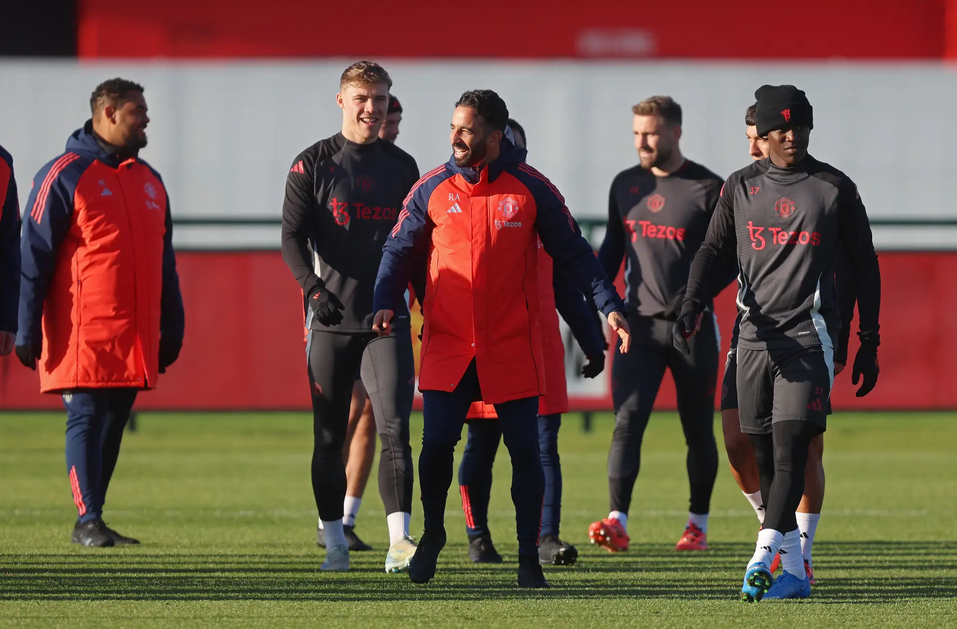 Em Manchester, Ruben Amorim não vai dar aulas mais fáceis. Ou os jogadores do United aprendem ou “vão ter problemas”