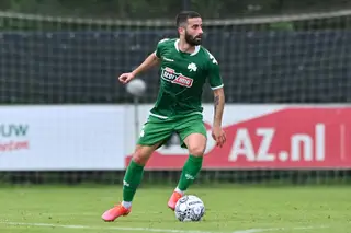 O avançado, aqui em ação pelo Panathinaikos, jogou pouco pelo clube grego devido a lesão