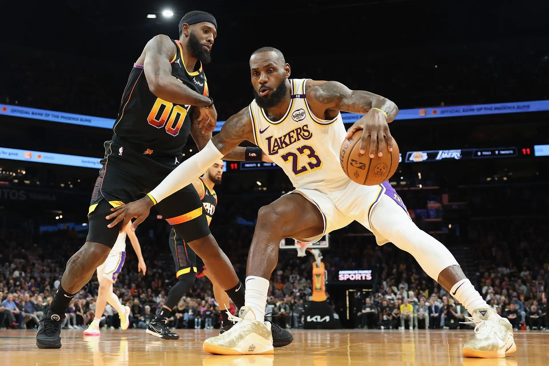 Os números vão engordando para LeBron James: superou os 15 mil lançamentos na NBA