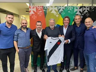 Igor Dias (analista), Miguel Moreira (preparador físico), Bruno Carvalho (empresário), Luís (diretor do Vasco da Gama), Sa Pinto, Hugo Cajuda (empresário) e Rui Mota, no Vasco da Gama em 2020