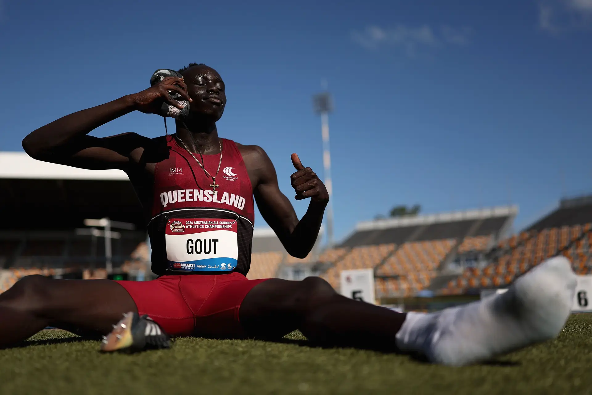 Ele tem 16 anos, o seu nome é a repetição de uma doença e já corre mais rápido do que Usain Bolt corria na sua idade
