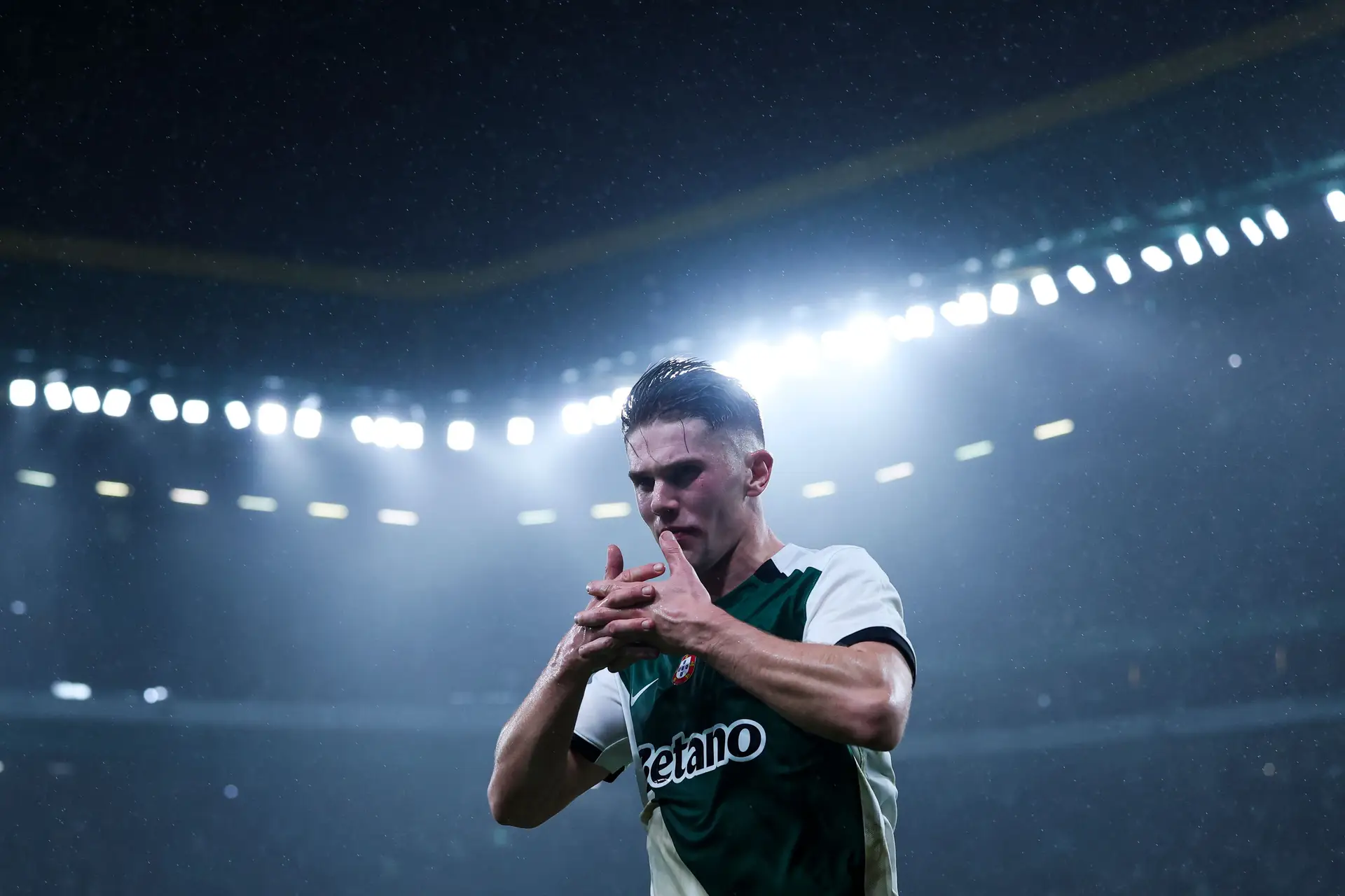 Um presente do Santa Clara deixou em pausa os fantasmas que assustam o Sporting