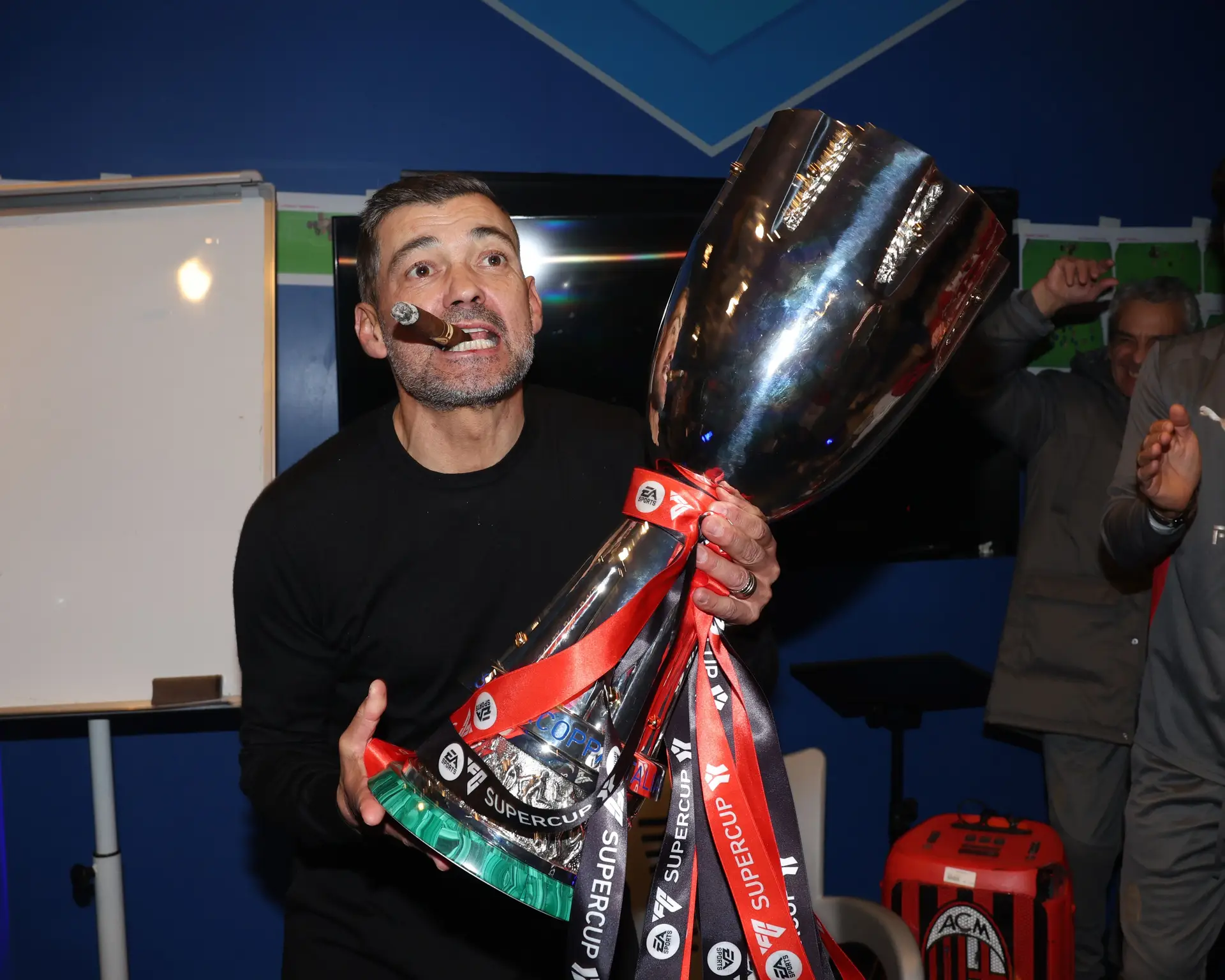 Sérgio Conceição, o ‘Mister Rimonta’ que “mudou a mentalidade” do AC Milan: os italianos estão rendidos à estreia de sonho do português
