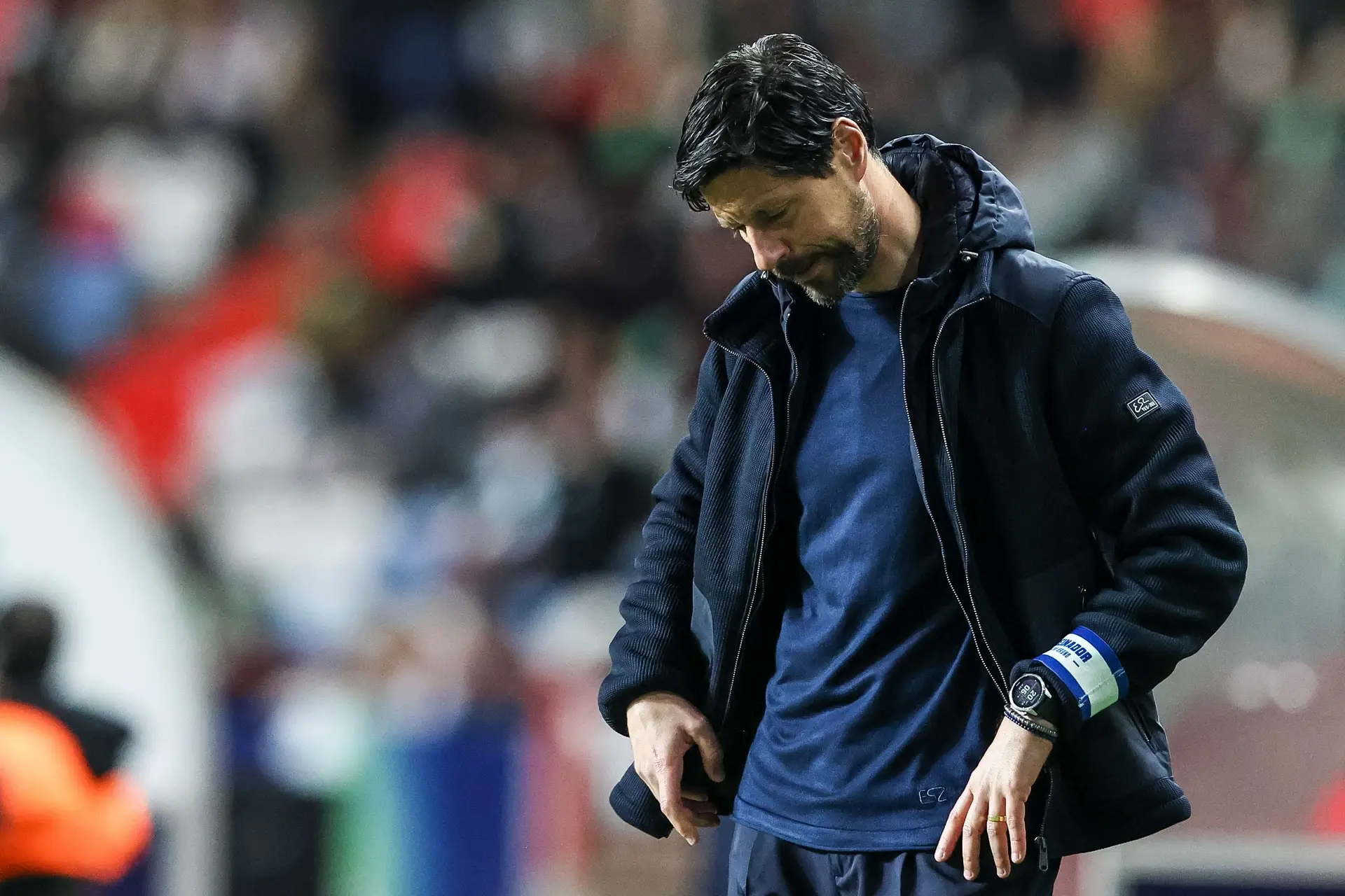 Vítor Bruno despedido: FC Porto inicia negociações para a saída imediata do treinador