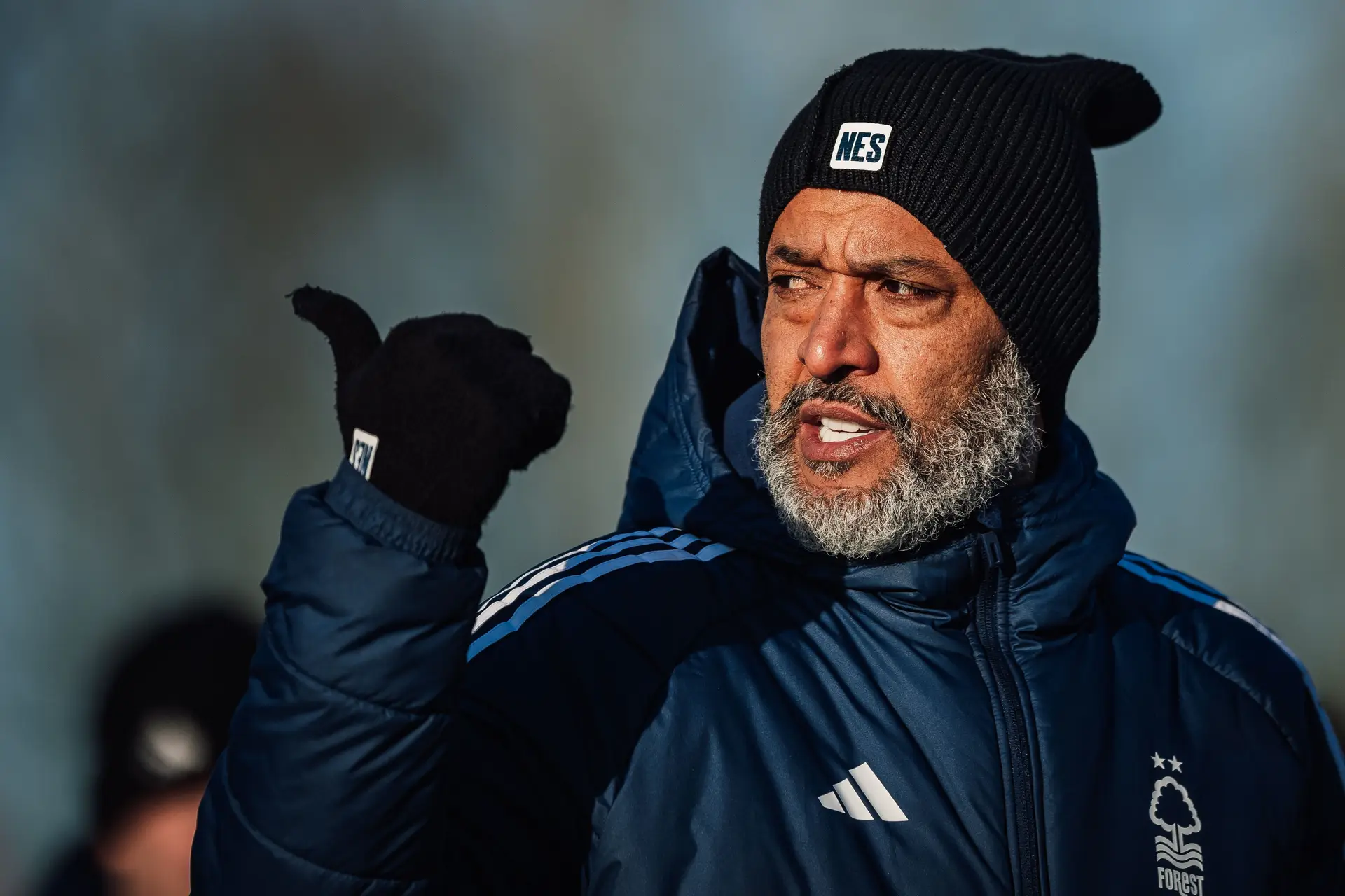 O êxito contra-cultural do Nottingham Forest de Nuno Espírito Santo, a equipa que anda no topo da Premier League sem querer ter a bola