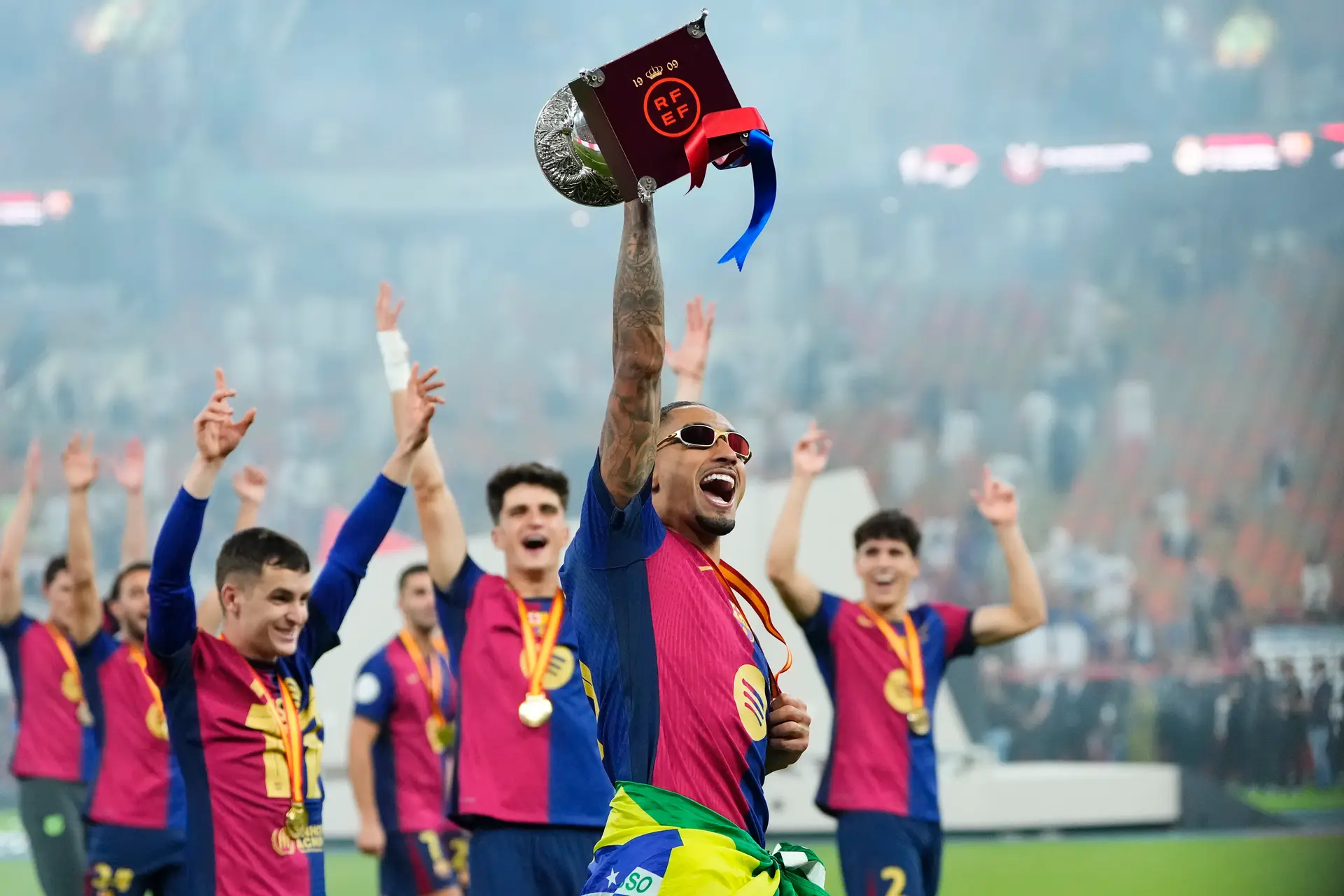 Em jogo com sete golos, Barcelona goleia Real Madrid e conquista Supertaça espanhola