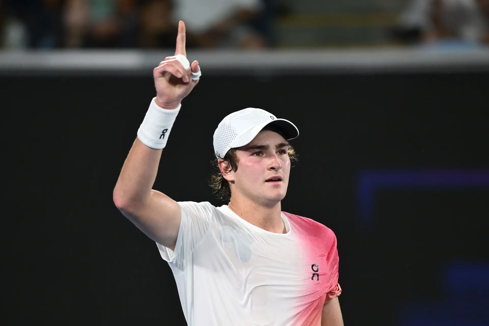 Após meditar, venceu Rublev na estreia num Grand Slam. Se tudo isto é um mundo novo, então João Fonseca teve um déjà vu