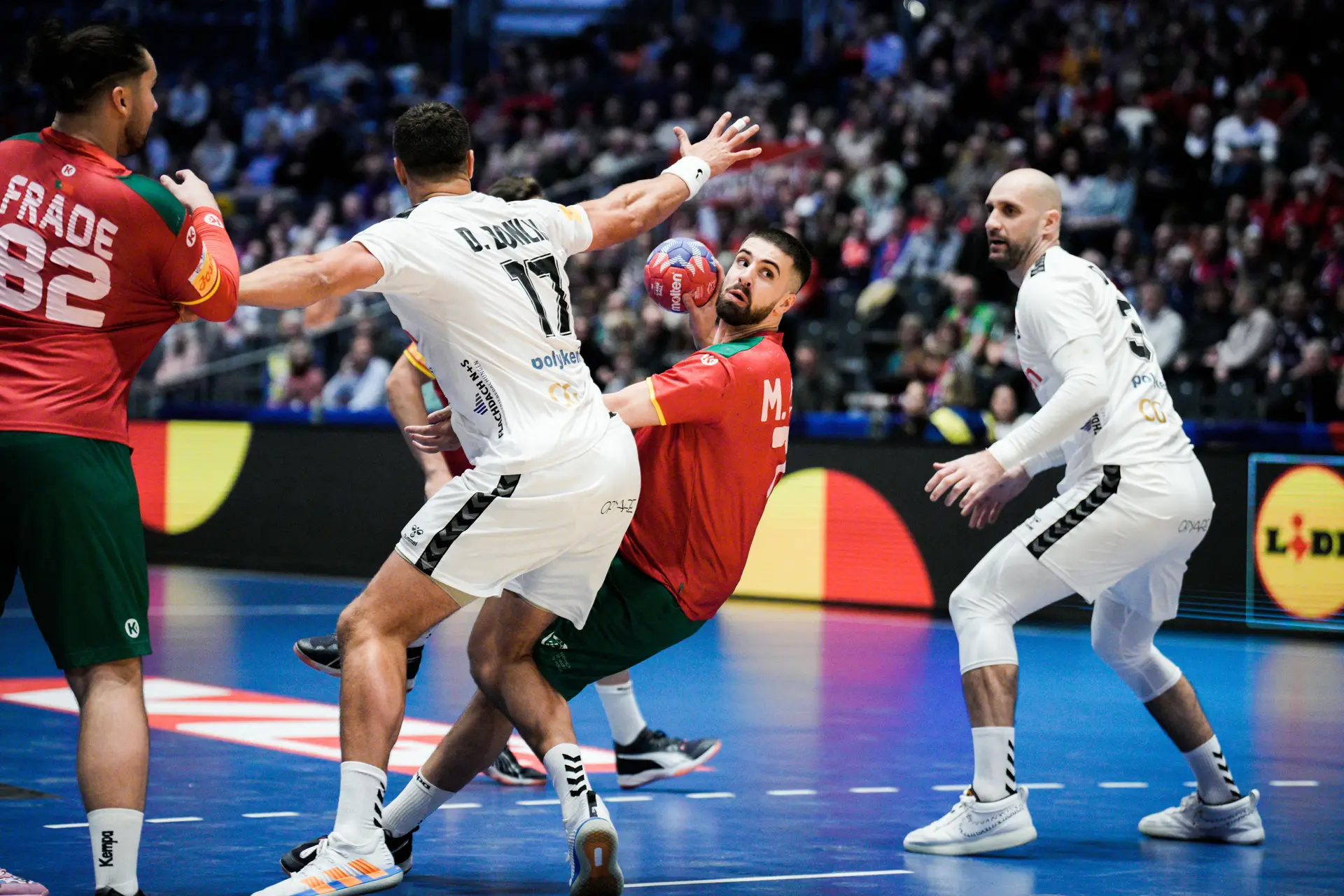 Imprevisto só o que aconteceu antes do jogo, não o passeio de Portugal contra os Estados Unidos na estreia da seleção no Mundial de andebol