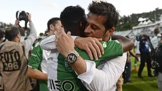 Mané abraçado a Marco Silva após a conquista da Taça de Portugal, em 2015