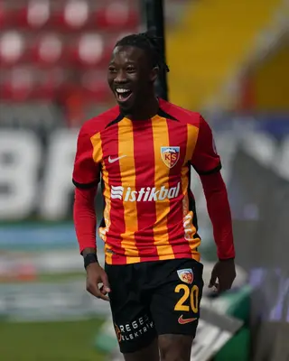 Em 2021/22, o extremo assinou pelo Kayserispor, da Turquia