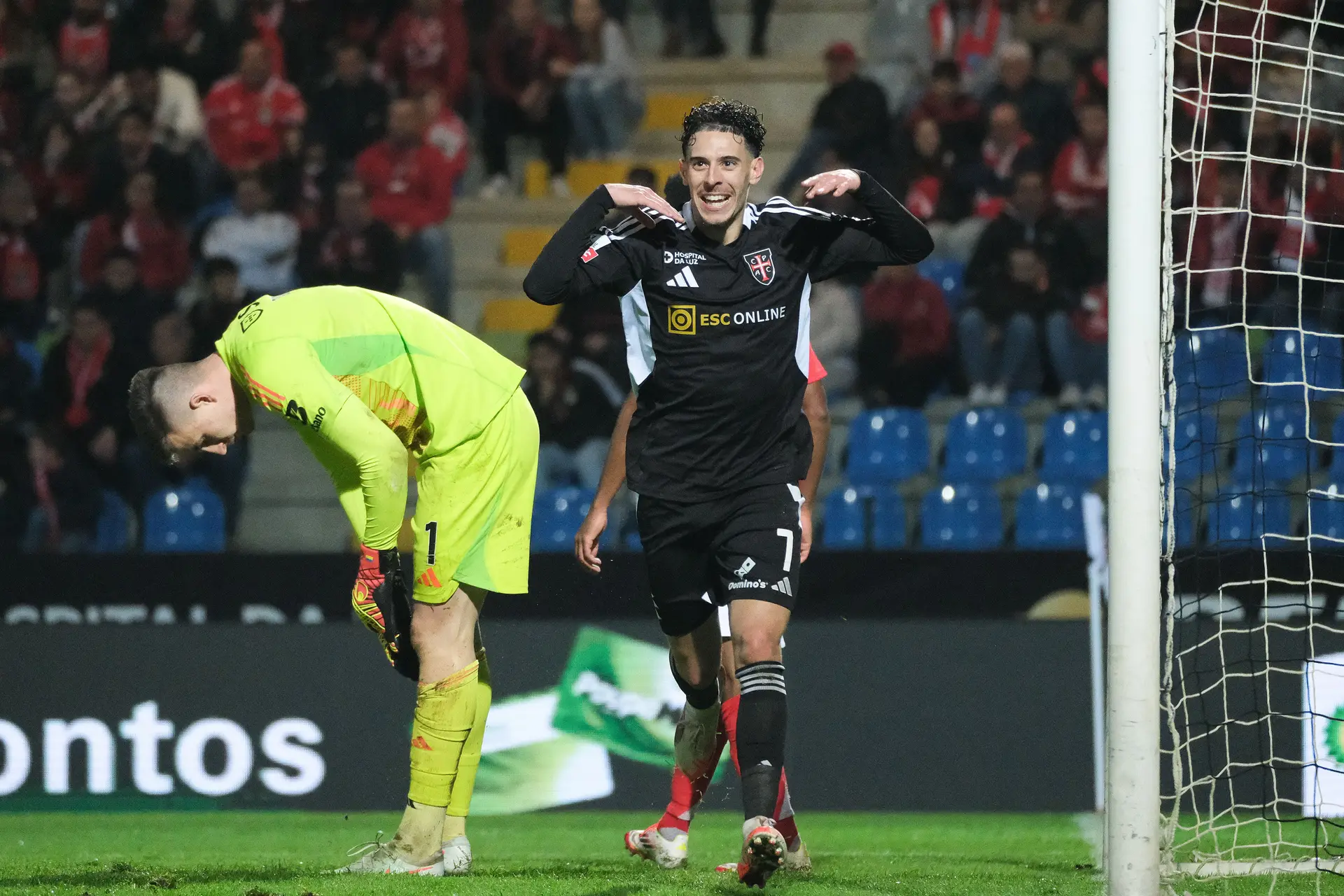 O futebol até pode ser cruel, mas o Benfica põe-se a jeito