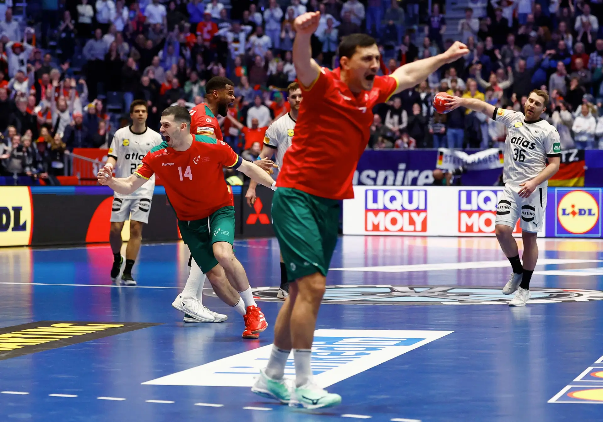 Os guardiões do sentimento de ir “para cima deles” - Portugal joga esta sexta-feira a ida à final do Mundial de andebol