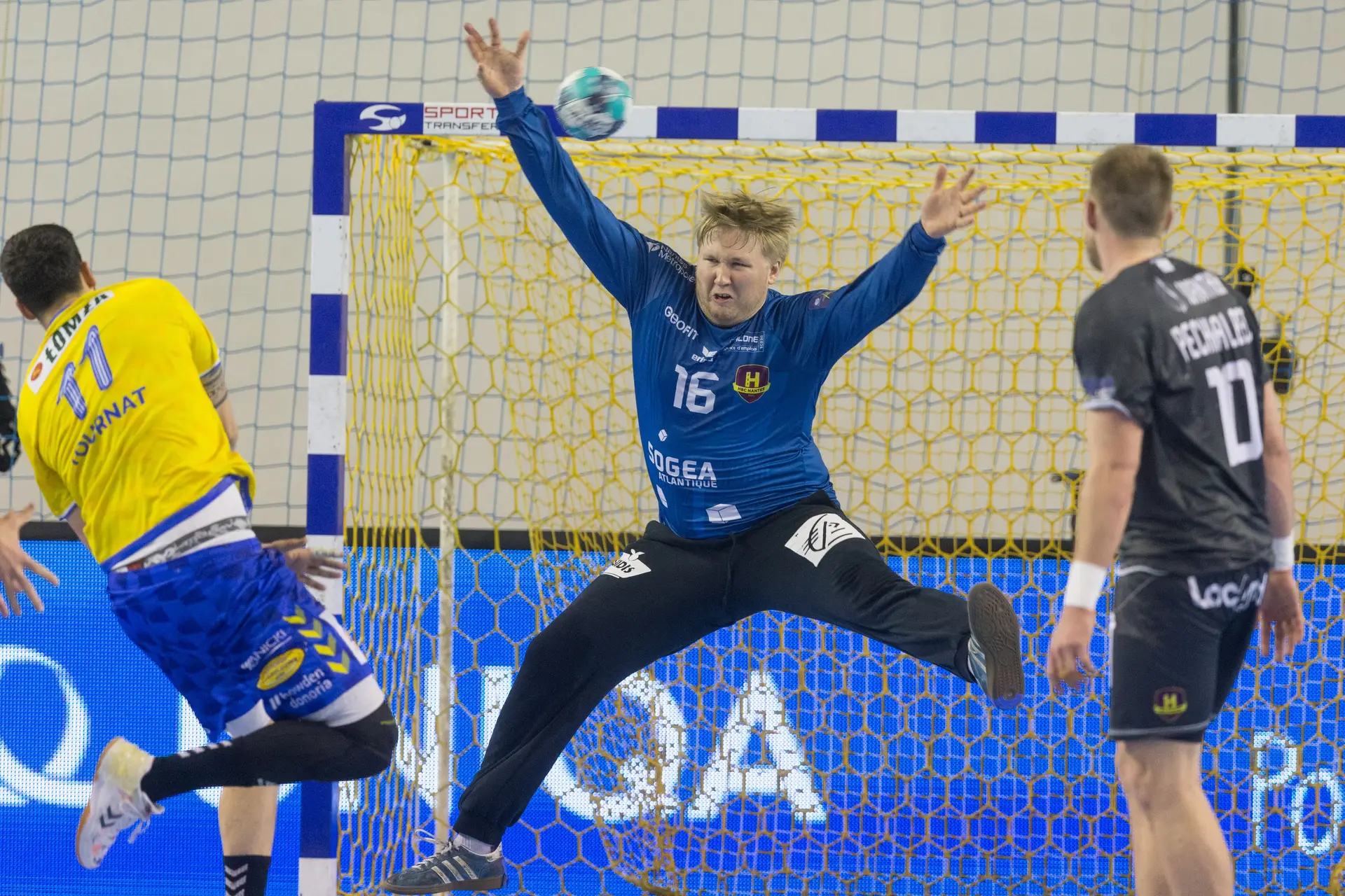 Emil Nielsen, a última (grande) barreira entre Portugal e a final do Mundial de andebol, viveu meses na escuridão e conhece a tragédia