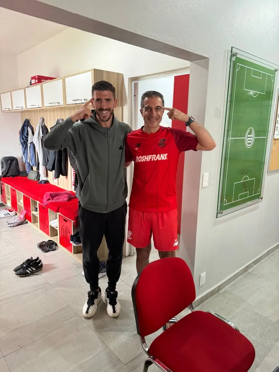 Paulinho e Renato Paiva, no Toluca