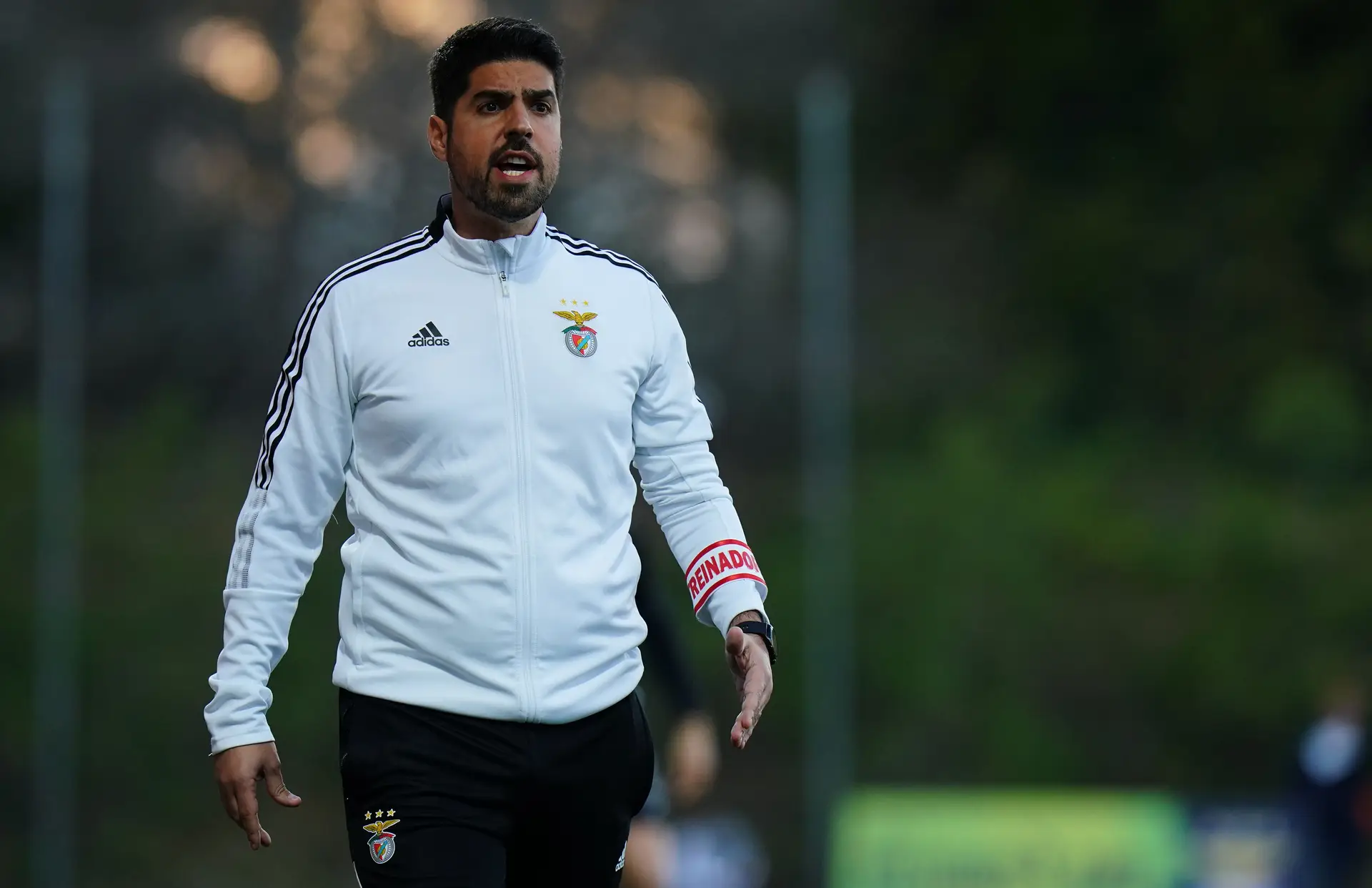 Em 2021/22, António foi convidado para treinar a equipa B do Benfica