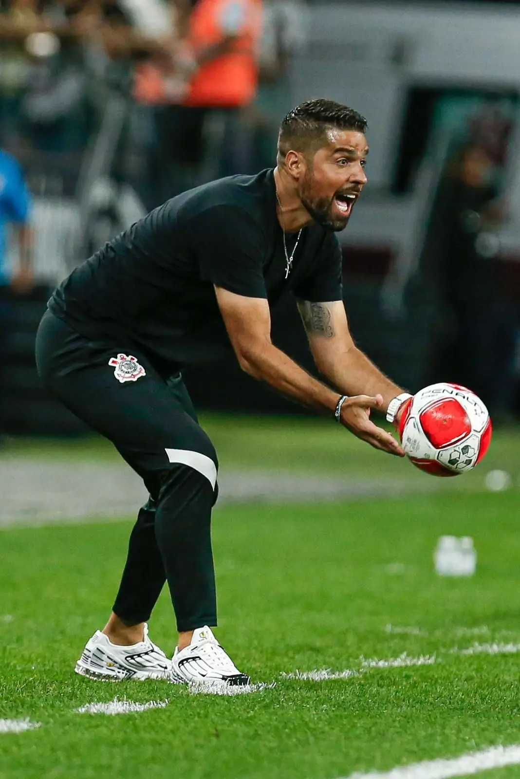 O técnico português vie intensamene os jogos