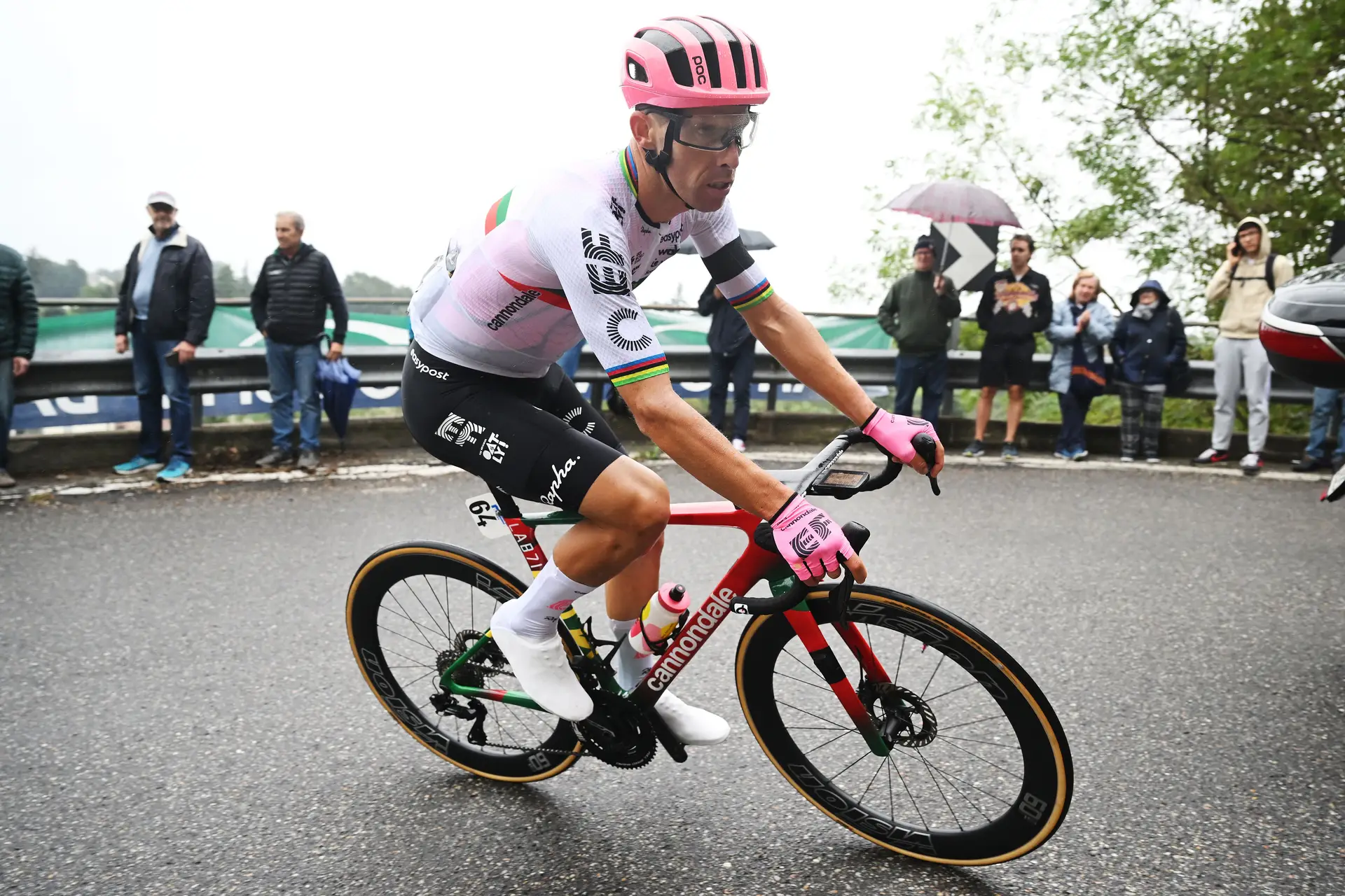 No momento “fantástico” do ciclismo português, que já é “visto de outra forma”, os 38 anos de Rui Costa vão pedalar em mais um Giro d’Itália