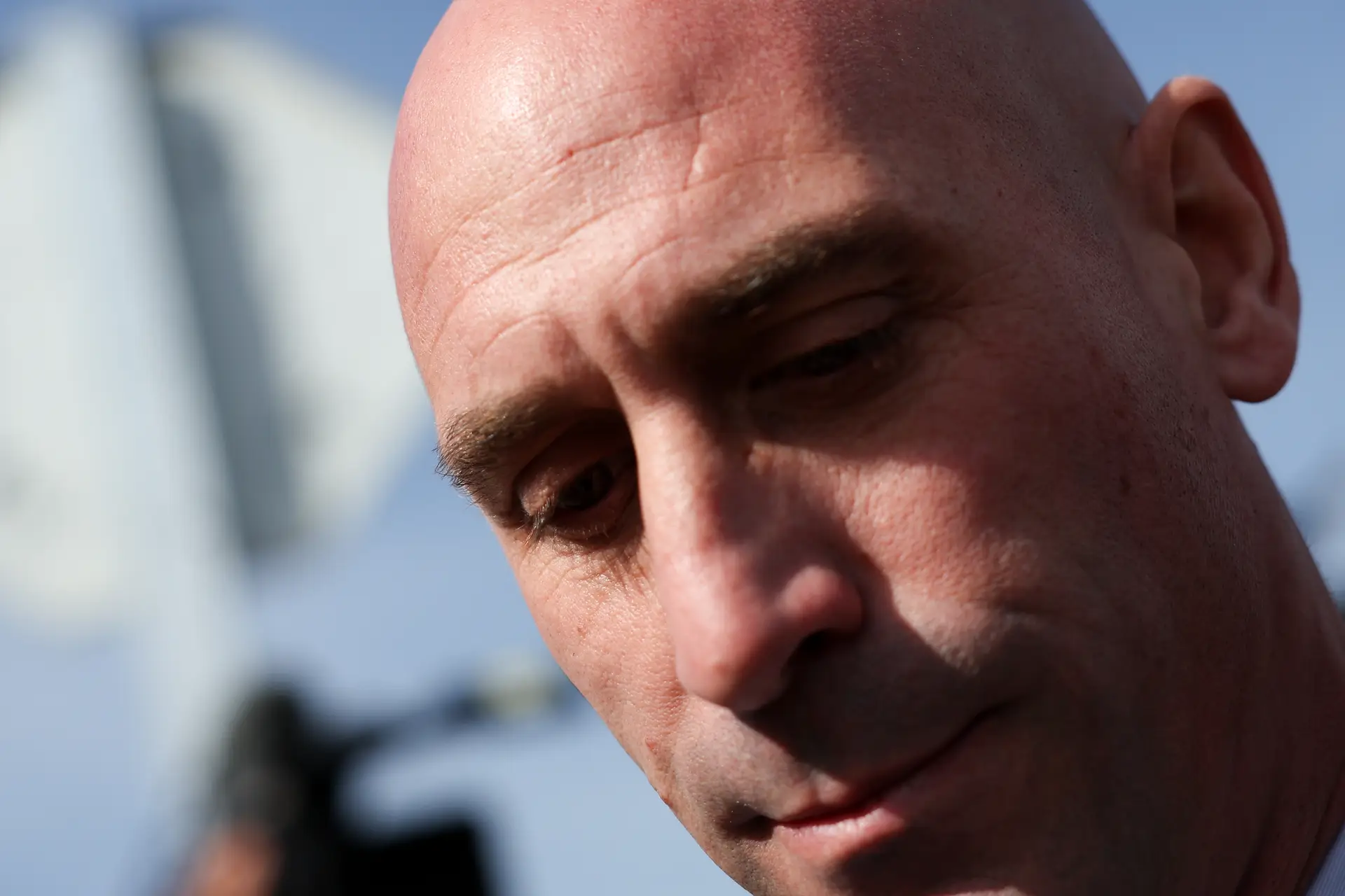 Rubiales vai pagar uma multa de 10.800 euros por agressão sexual a Hermoso: “Dar um beijo na boca não é a forma normal de saudar as pessoas”