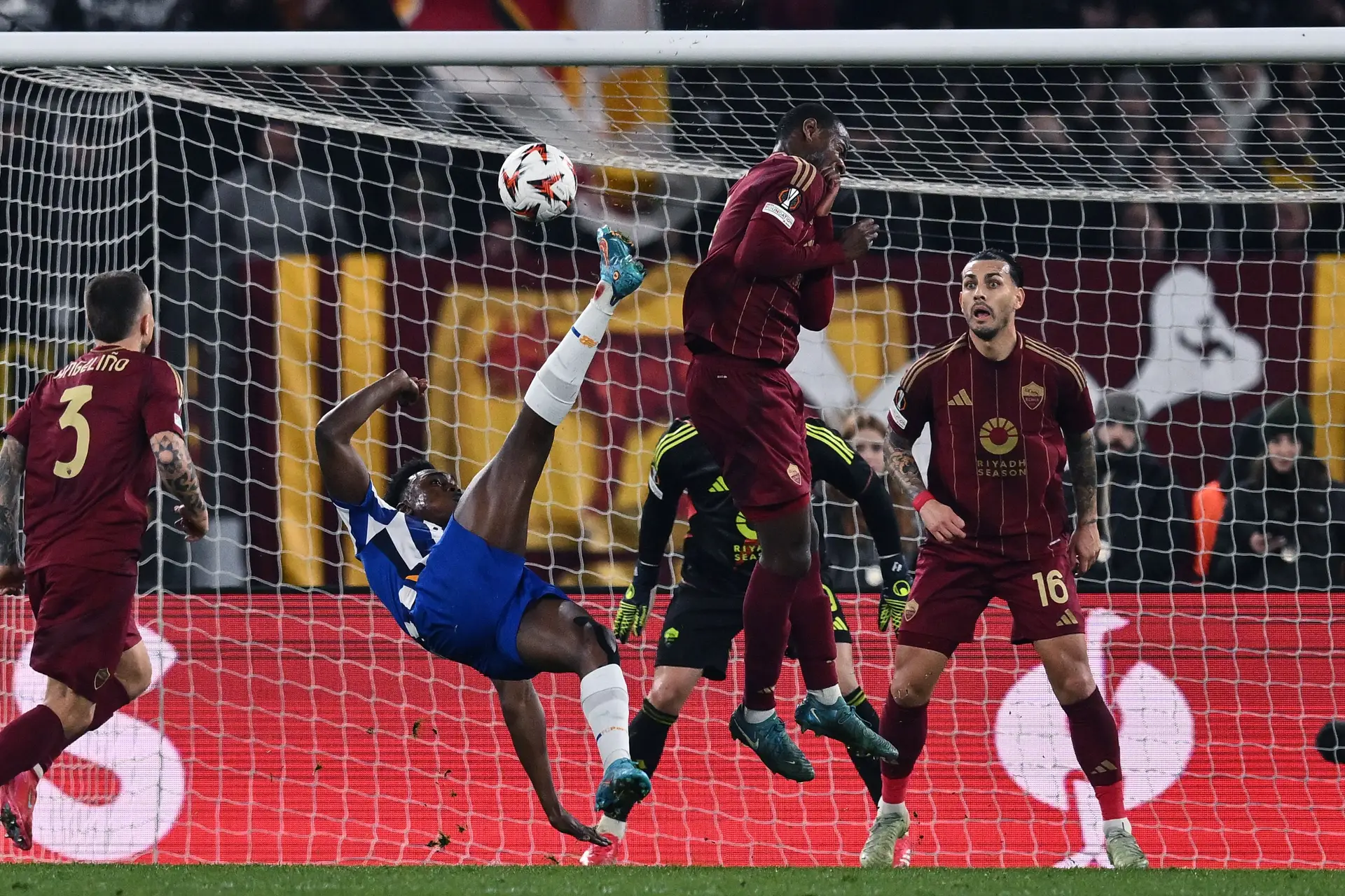 A Roma deu um bigode ao FC Porto em Roma