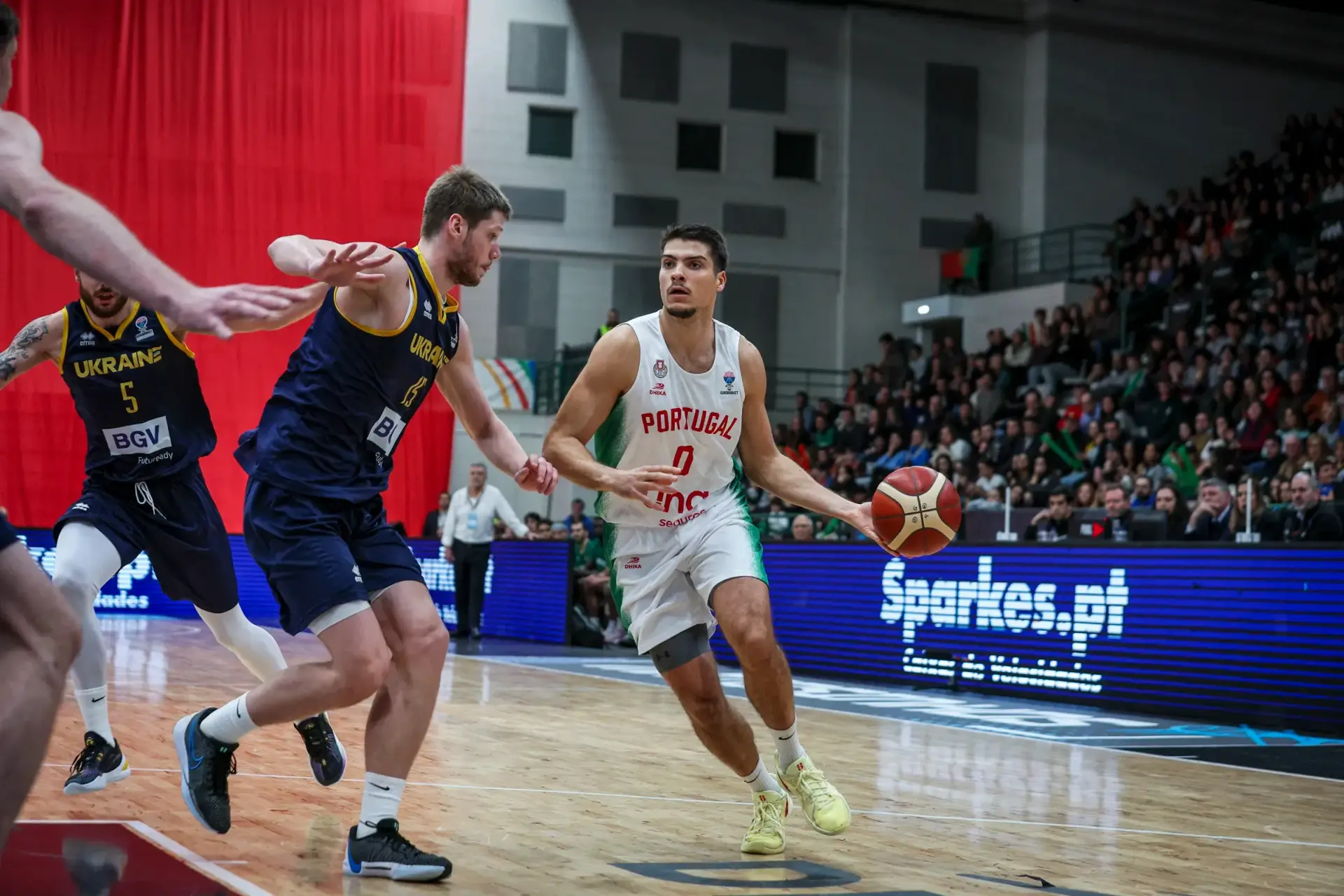 O EuroBasket é algo que “qualquer um deseja viver pelo menos uma vez”: Diogo Brito conseguiu esse “objetivo de carreira” com Portugal