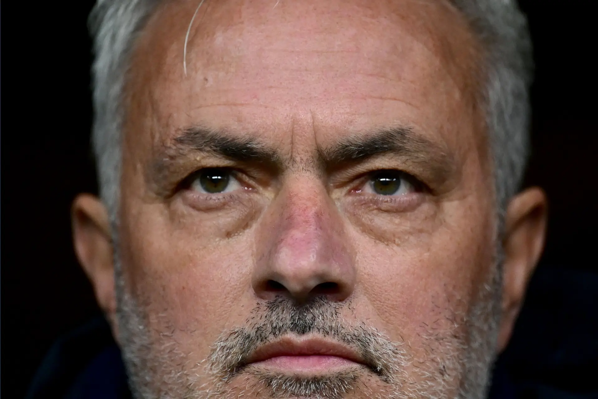 “Não foram espertos na forma como me atacaram”: Mourinho defende-se da acusação de racismo feita por quem “não faz ideia” do seu passado
